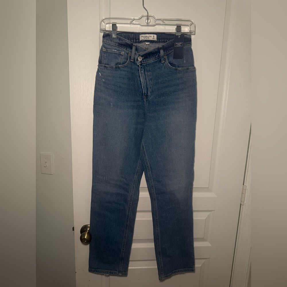 Abercrombie & Fitch women’s crisscross Straight Blue Jeans